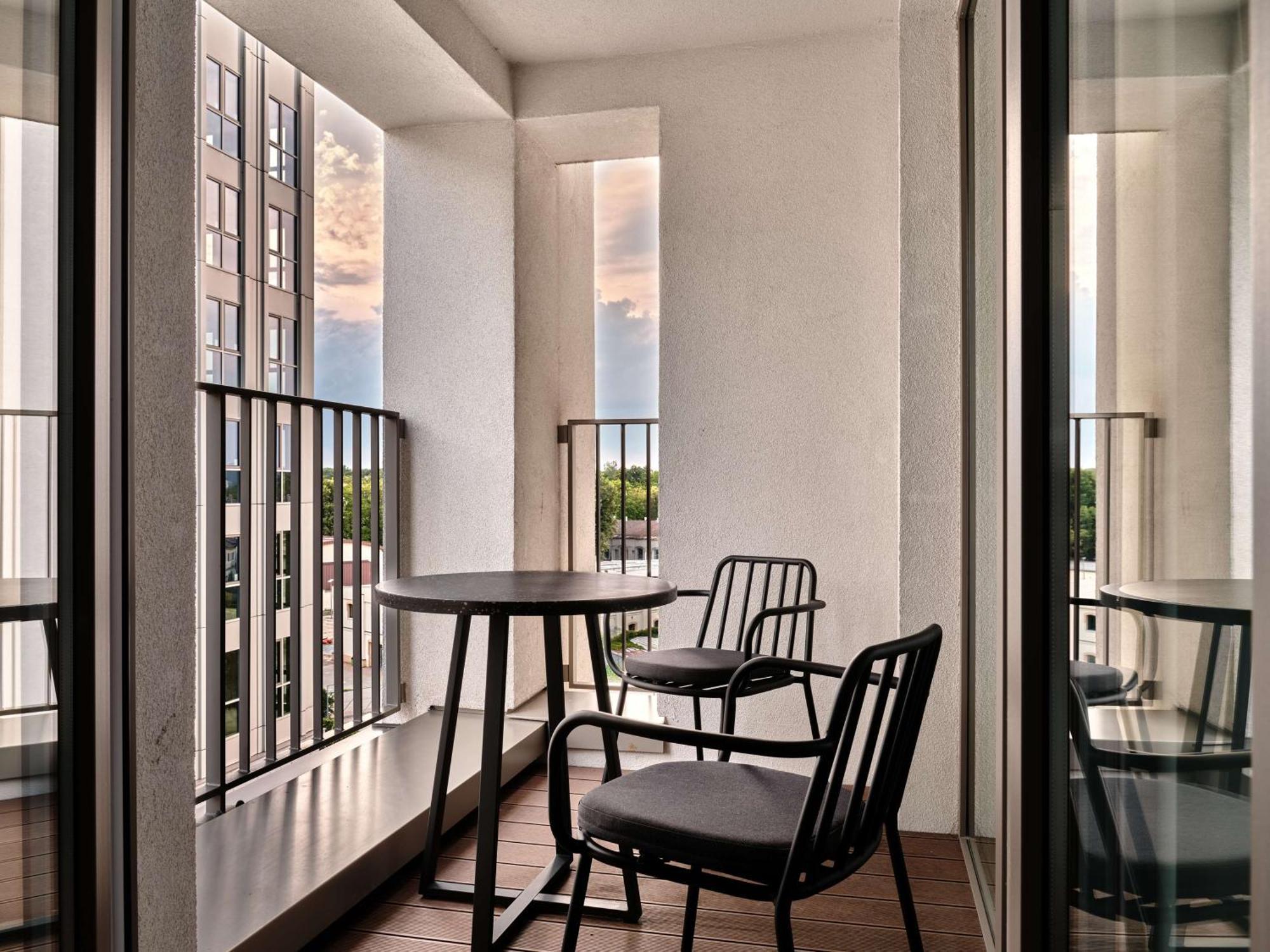 One-Bedroom Apartment Terrace Annex Building
